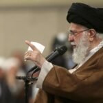 Khamenei Larang Iran Negosiasi dengan AS di Bawah Komando Trump