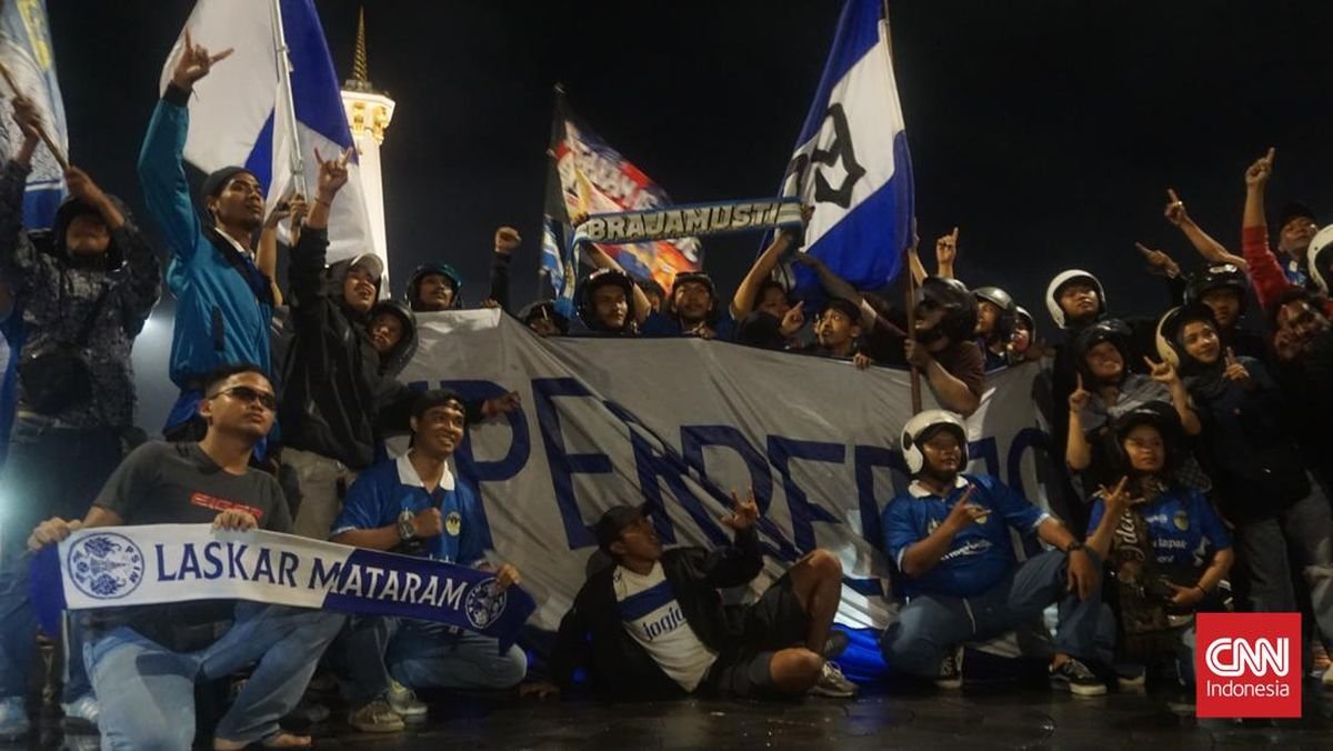 Ribuan Suporter Turun ke Jalan, Rayakan PSIM Lolos ke Liga 1