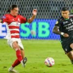 Buang Peluang, Persib Ditahan Imbang Madura United