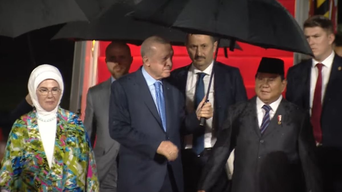 Presiden Erdogan Tiba di Indonesia, Disambut Presiden Prabowo