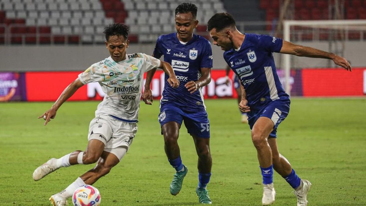 Main 10 Orang, Persib Menang Tipis Atas PSIS