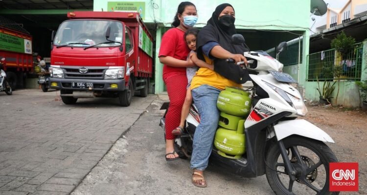 Emak-emak Curhat Larangan Warung Jual LPG 3 Kg: ke Agen Jauh