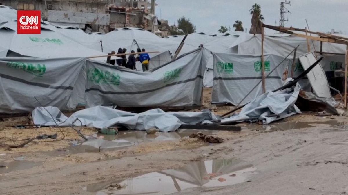 Badai Hancurkan Tenda Pengungsi, Warga Gaza Makin Sengsara