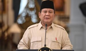 Prabowo Larang Instansi Rekrut Honorer Lagi, Ancam Sanksi