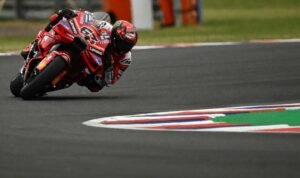 Bagnaia Bakal Pake Motor Lama demi Kalahkan Marquez