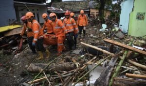 Ratusan Rumah dan 16 Jembatan Desa Rusak