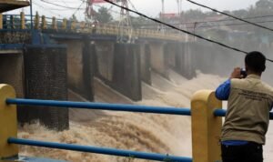 Hujan Deras, Bendung Katulampa Bogor Siaga 2