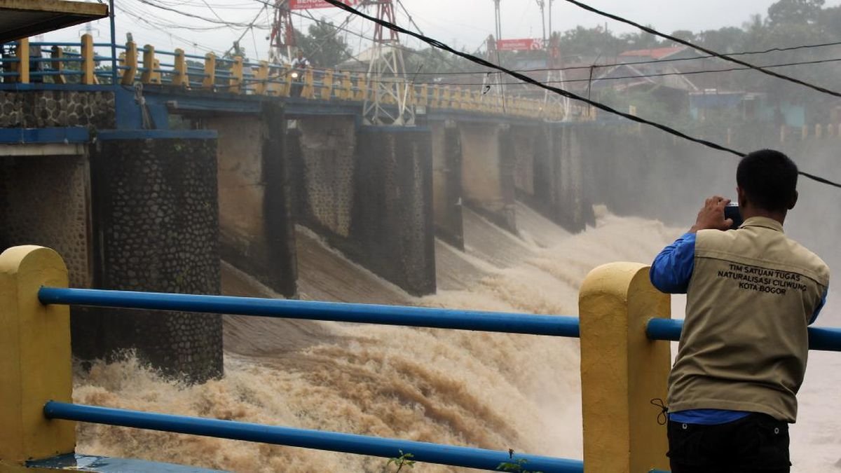 Hujan Deras, Bendung Katulampa Bogor Siaga 2