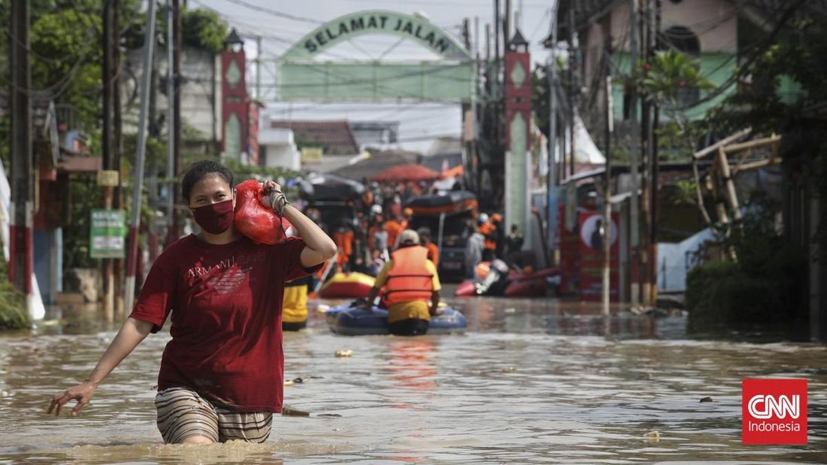 25 Persen Warga Pondok Gede Permai Masih Terjebak Banjir