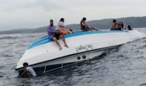 Boat Snorkeling Angkut Belasan WNA Terbalik di Bali, Satu Turis Tewas