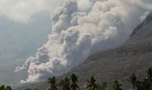 Gunung Lewotobi Laki-Laki di NTT Erupsi 11 Kali Sabtu Ini