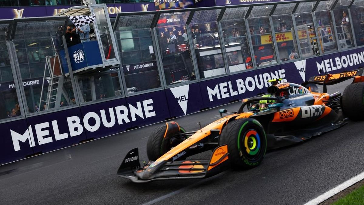 Penuh Drama, Lando Norris Kalahkan Verstappen