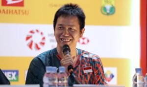 Hendra Setiawan Muncul di All England 2025, Latih Sabar/Reza