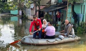 Kemensos Gerak Cepat Kirim Bantuan Korban Banjir Dayeuhkolot Bandung