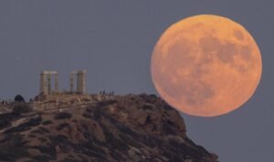 Purnama 'Worm Blood Moon' Maret 2025, Cek Jadwal dan Cara Lihatnya