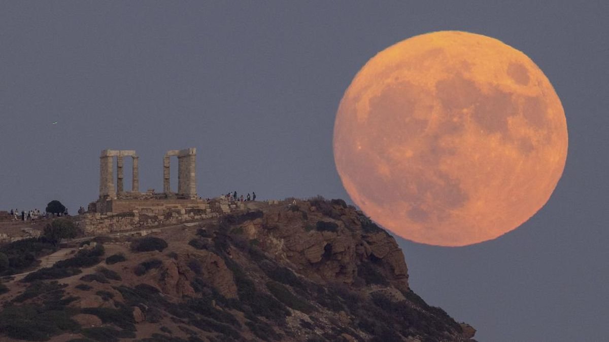 Purnama 'Worm Blood Moon' Maret 2025, Cek Jadwal dan Cara Lihatnya