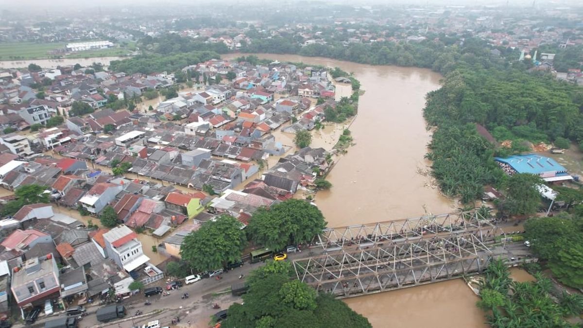 Hujan Deras Picu Banjir Jabodetabek, Pakar BRIN Ungkap Penyebabnya