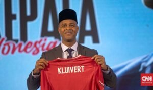 Media Australia Sebut Kluivert Pelatih Medioker, Sama Seperti Popovic