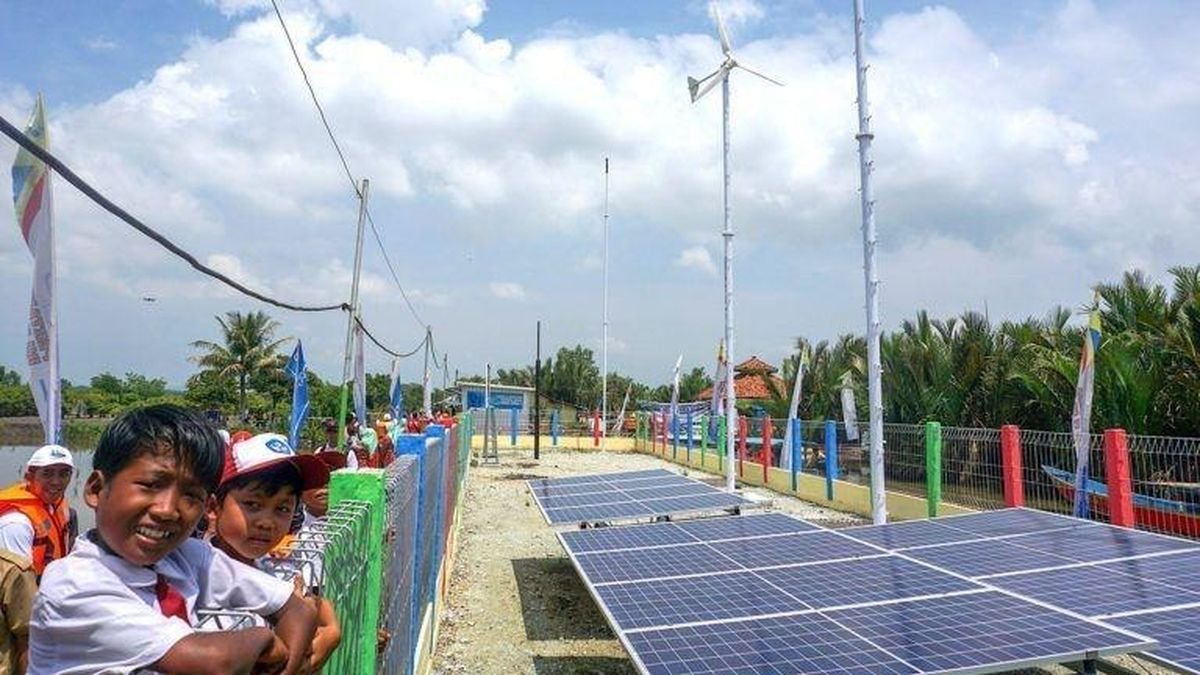 Dusun Bondan Kini Terang Berkat Energi Terbarukan