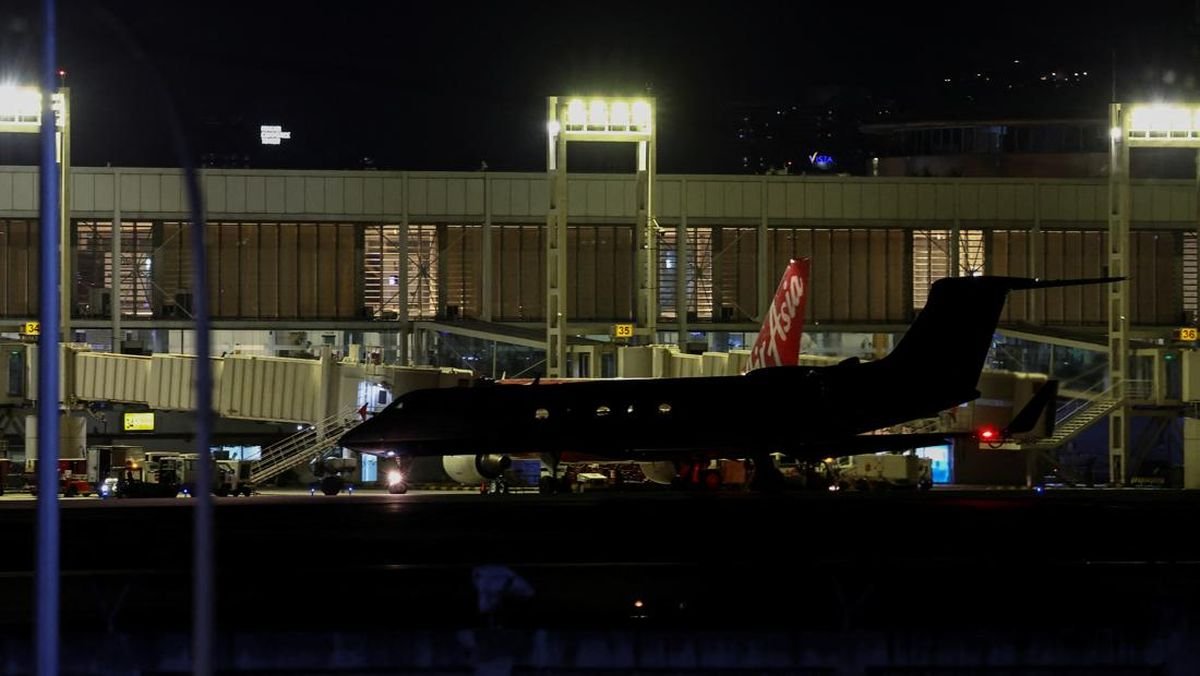 Pesawat Bawa Duterte Berangkat dari Manila Menuju Den Haag Belanda