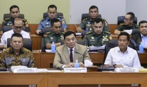 Komisi I DPR Kembali Gelar Rapat Bahas RUU TNI di Hotel Fairmont