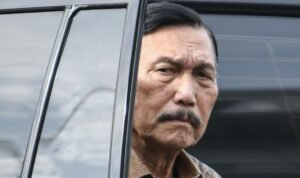 Luhut Bantah Polemik RUU TNI Bikin IHSG Anjlok