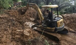 2 Makam di Cileunyi Kabupaten Bandung Ambrol Terbawa Longsor