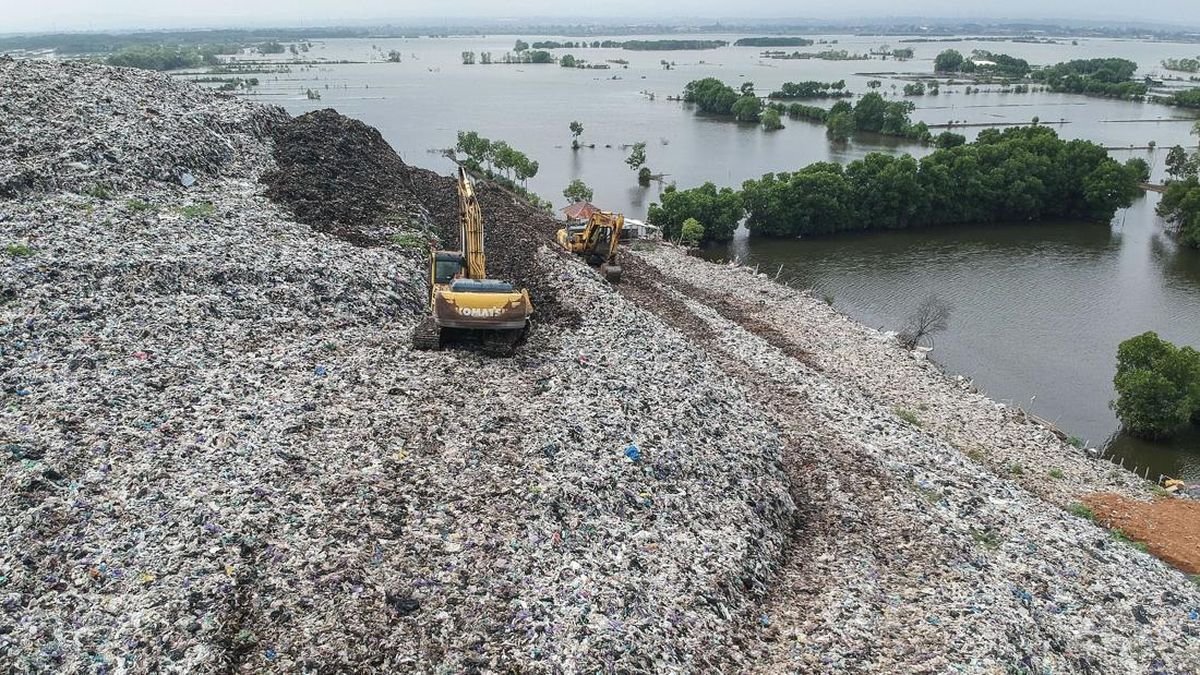 FOTO: Kota Pekalongan Darurat Sampah