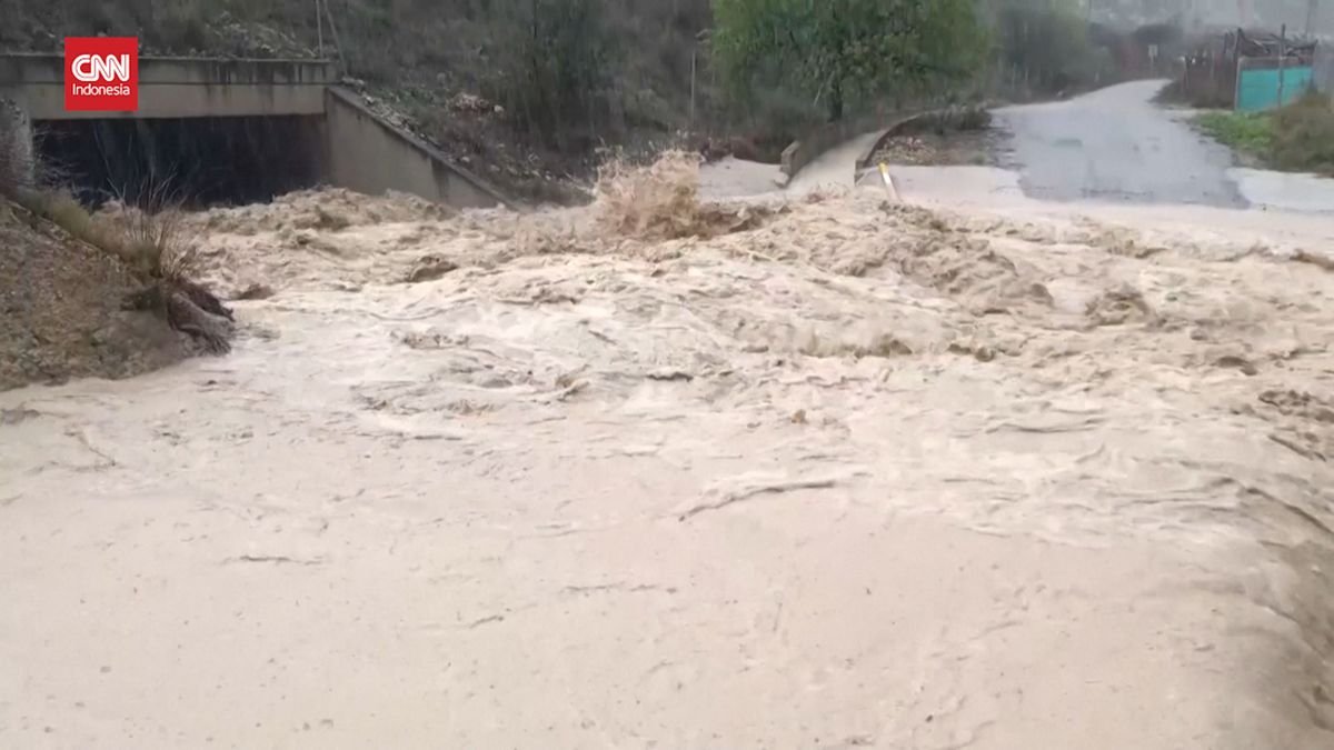 Banjir Bandang Terjang Spanyol Usai Diguyur Hujan Deras