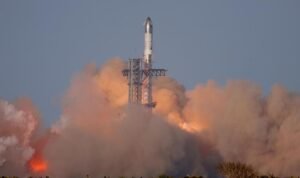 SpaceX Konfirmasi Ledakan di Uji Coba Terbang ke-8 Starship